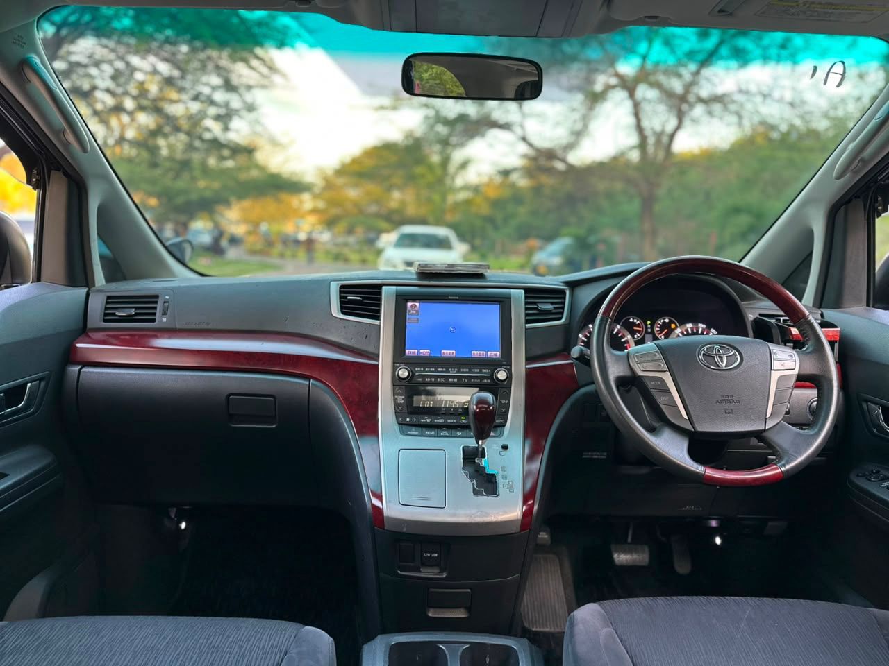ALPHARD thumbnail 4